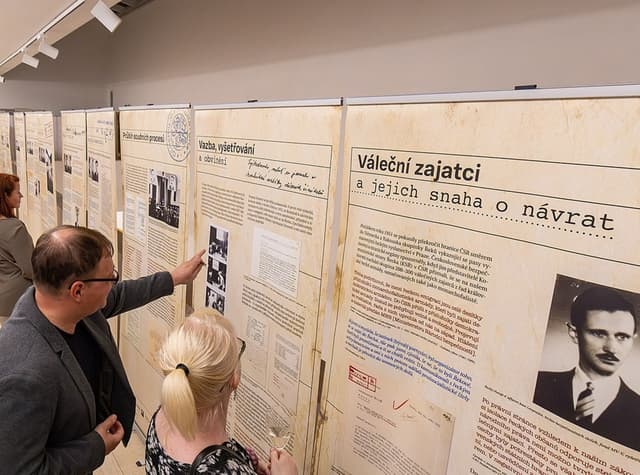 Já se chci vrátit domů... Soudní procesy s tzv. řeckými monarchofašisty v Československu v 50. letech 20. století
