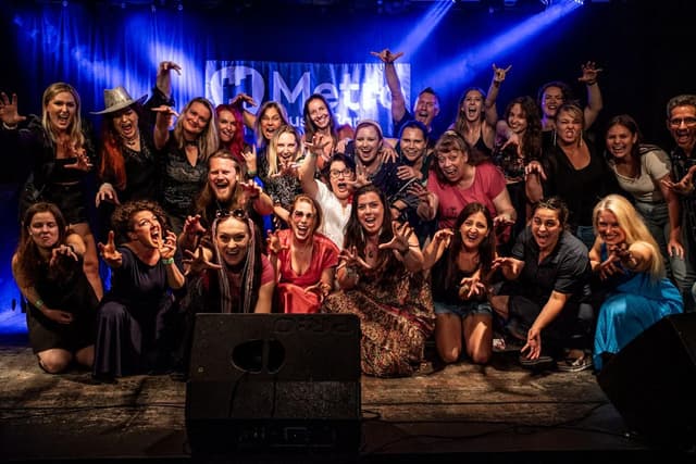 i Ty ZPÍVEJ! – open stage pro zpěváky + HLASOVKA a KYTAROVKA s Ivetou HØLAS