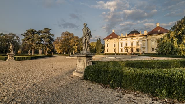Řezbářské sympozium, Flerjarmark a Planety na zámku