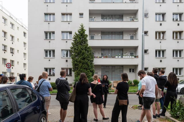 (Ne)jisté domovy – meziválečné sociální bydlení Husovic a Zábrdovic