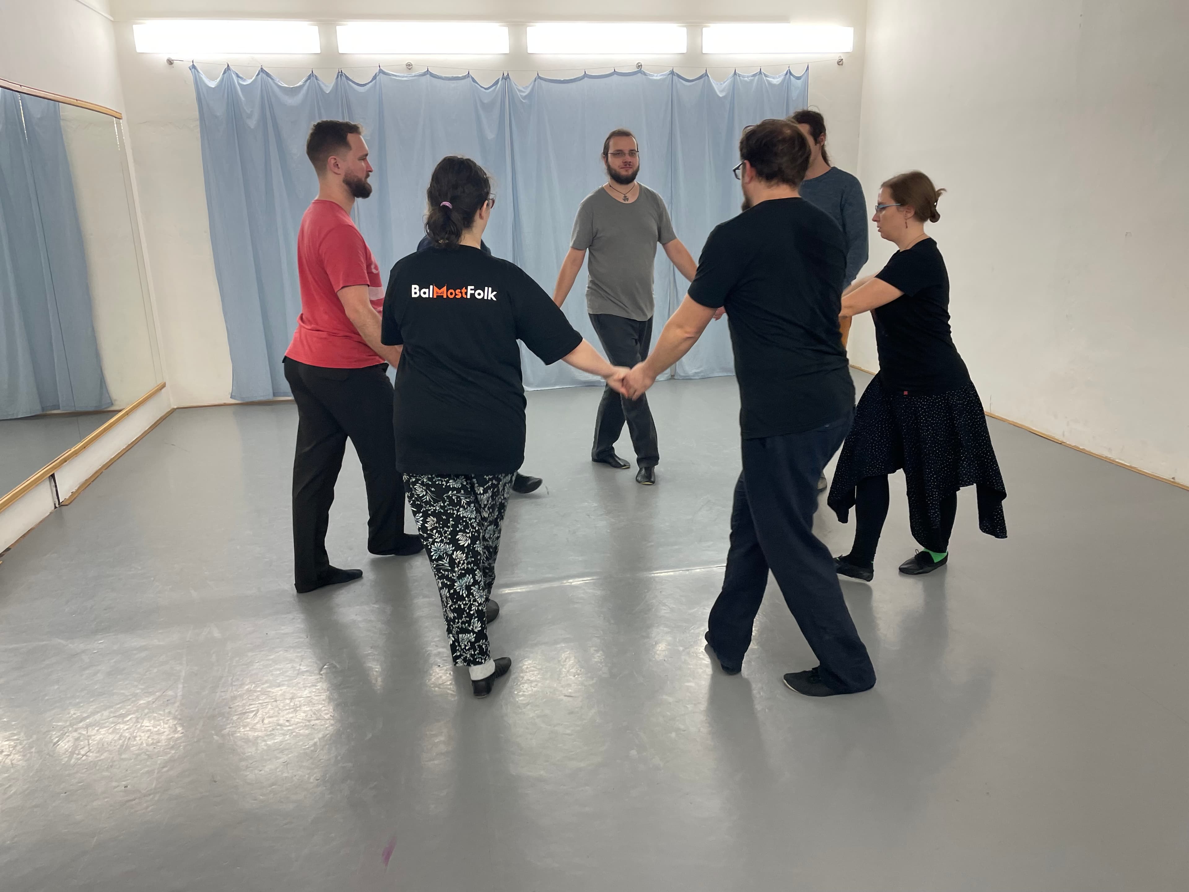  Taneční workshop s Mikulášem Bryanem pořádaný Ton Simple