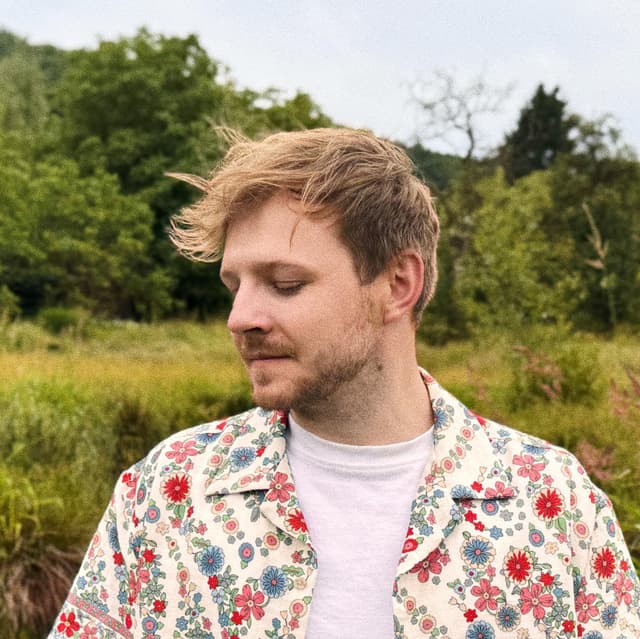  Thom Artway "Zblízka" 