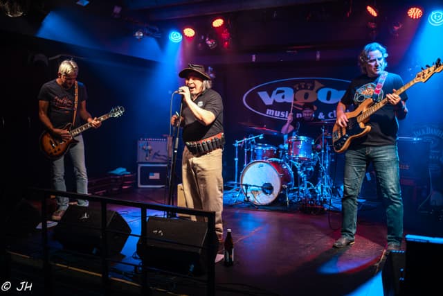 Mateo Blues band