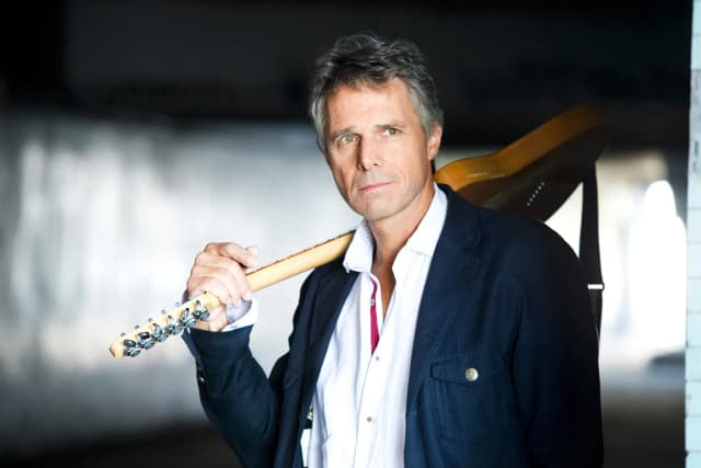 Janek Ledecký & band
