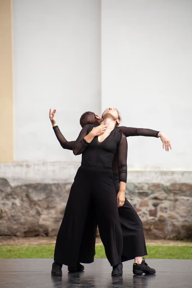 KoresponDance