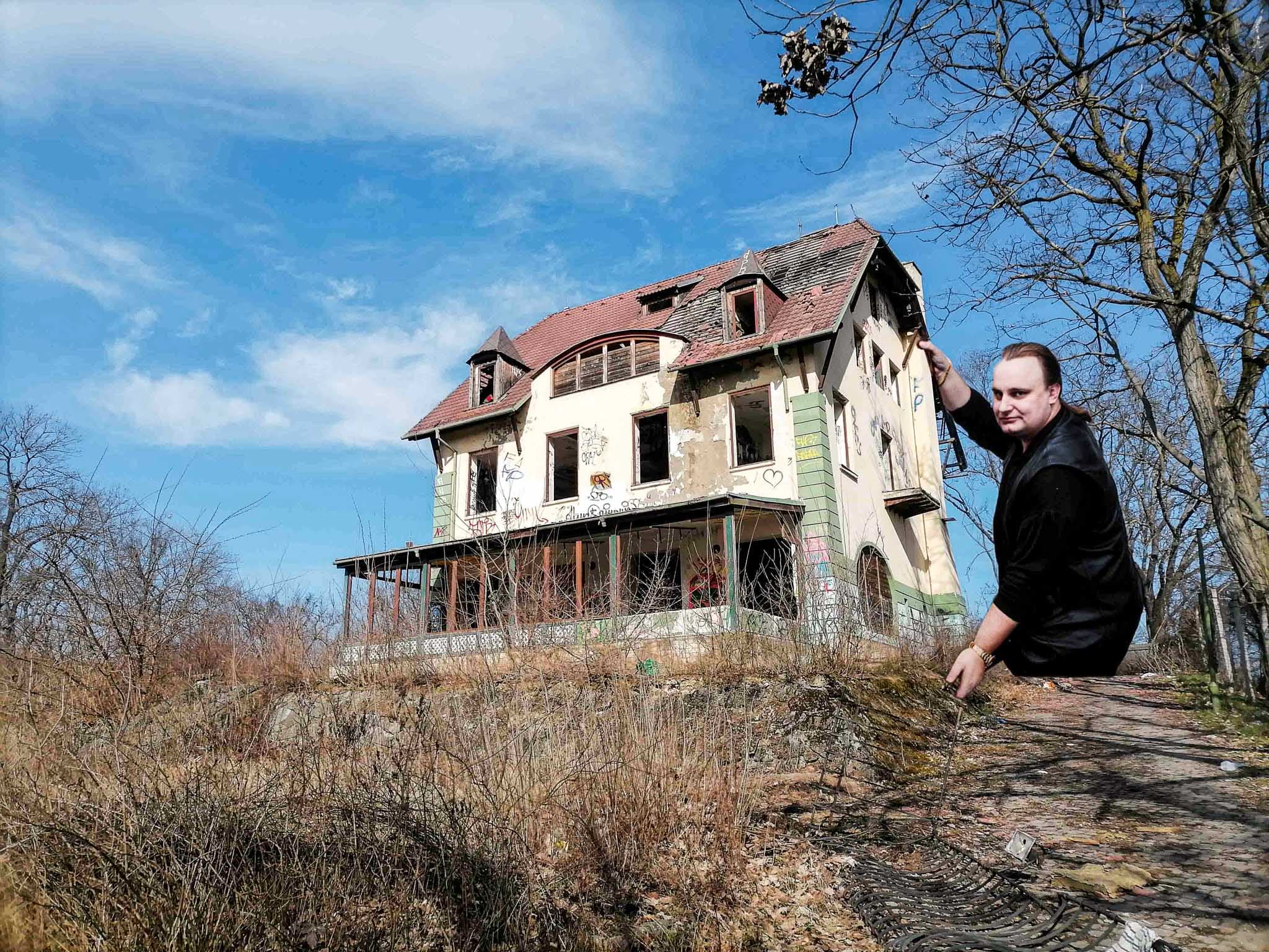 Kde se cachtala Helena Růžičková aneb lesk a zkáza Hošnovy vily