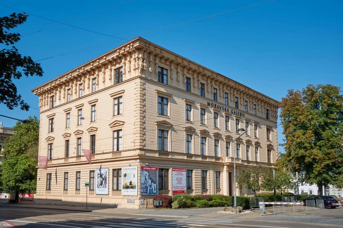 Pražákův palác najdete na adrese Husova 18.