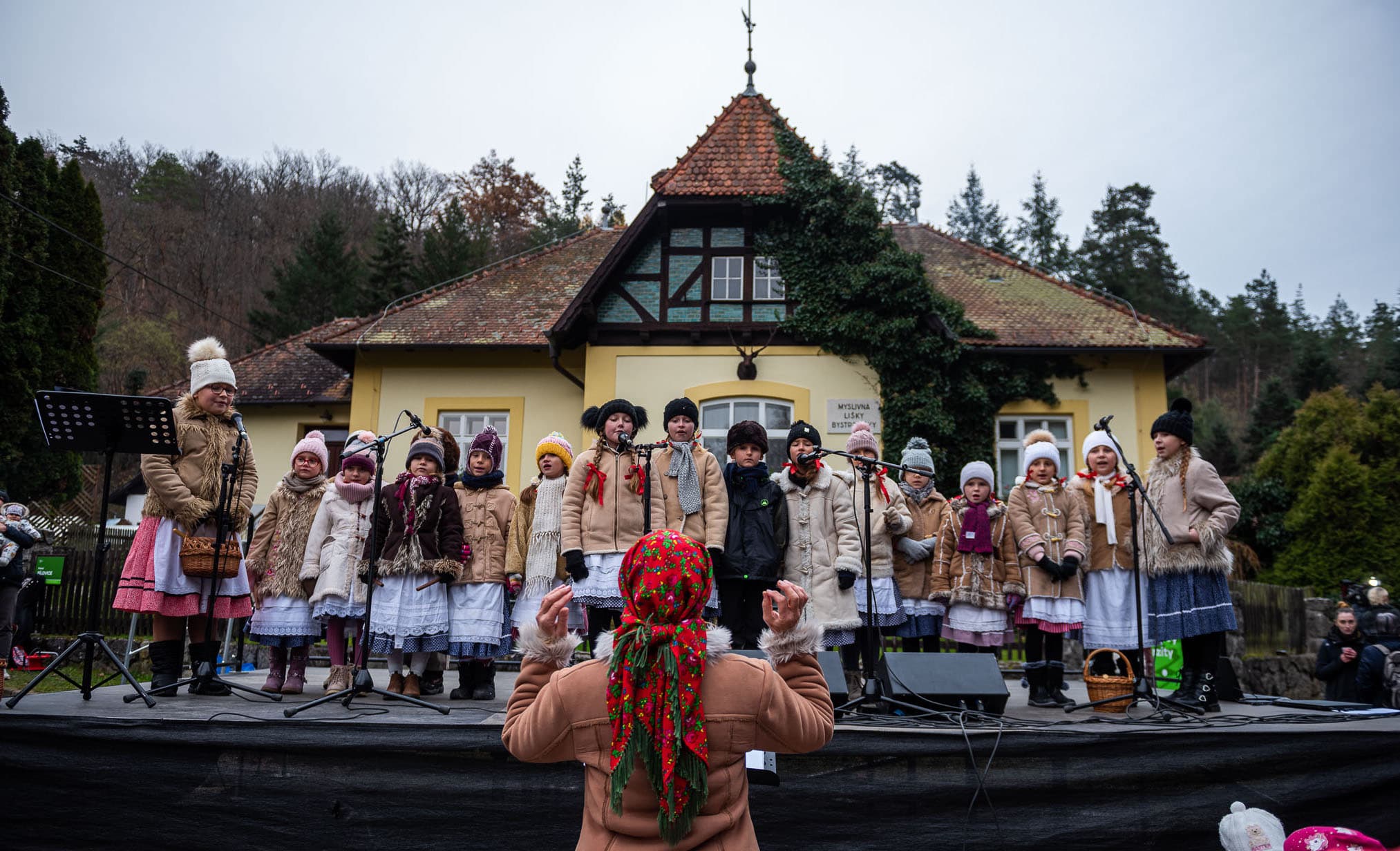 O úvod se postarají děti z Muzikálové školičky při Městském divadle Brno.