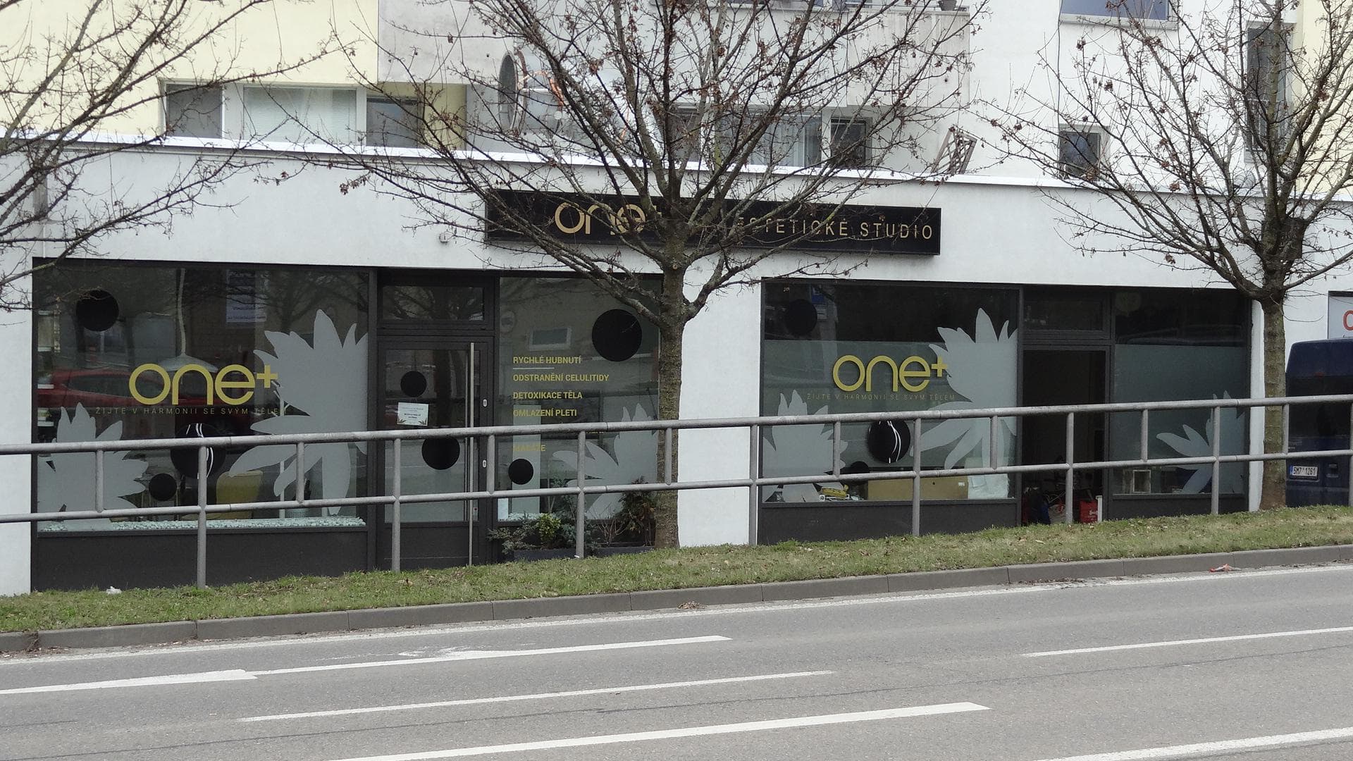 One+ Reformer Studio    je součástí estetického centra One+.