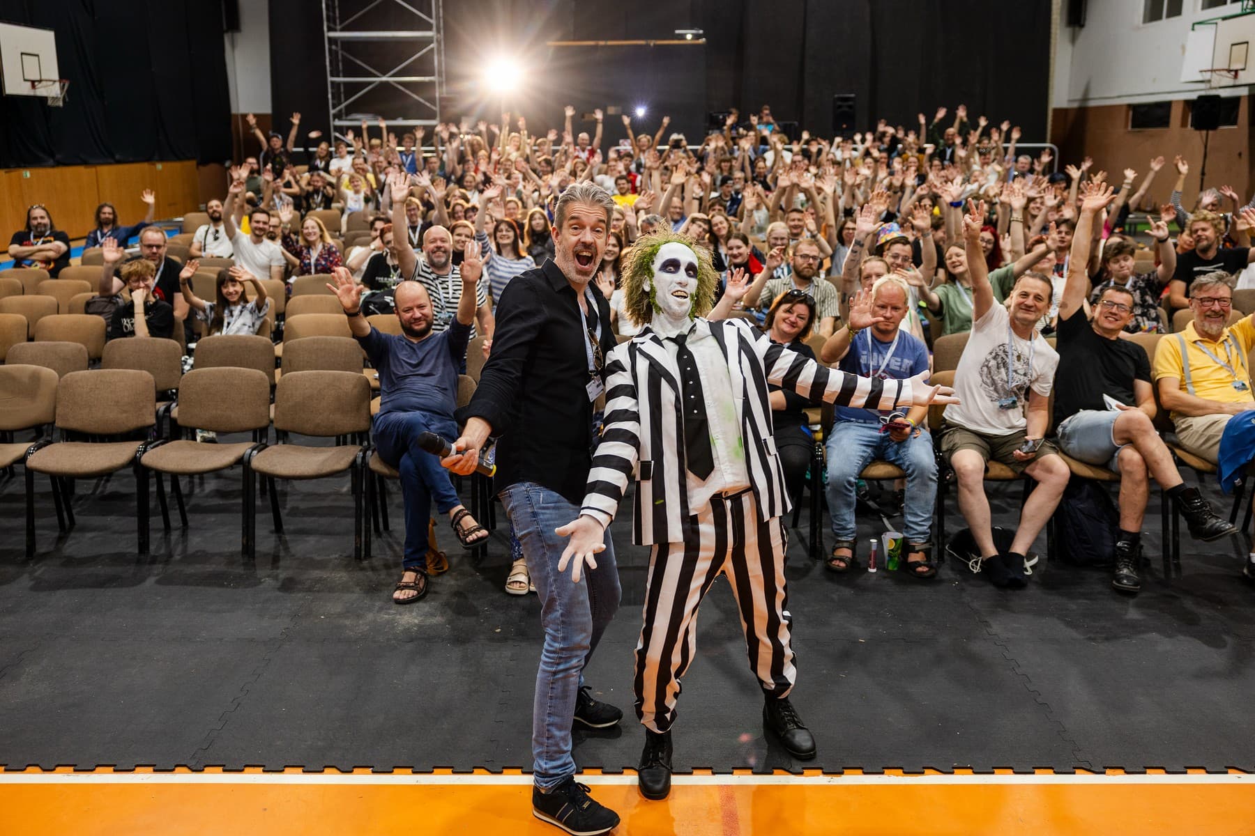Divák Beetlejuice s režisérem Ianem Nathanem