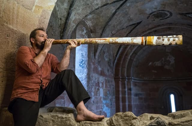 Ondřej Smeykal: Didgeridoo a gong