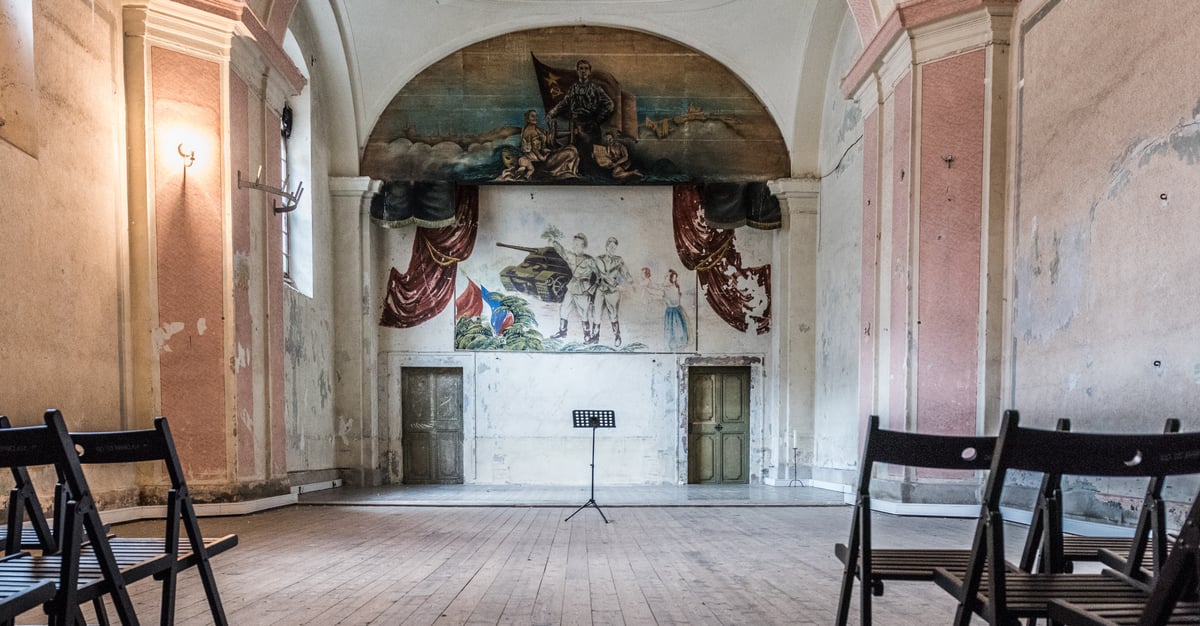 Výmalba kaple.