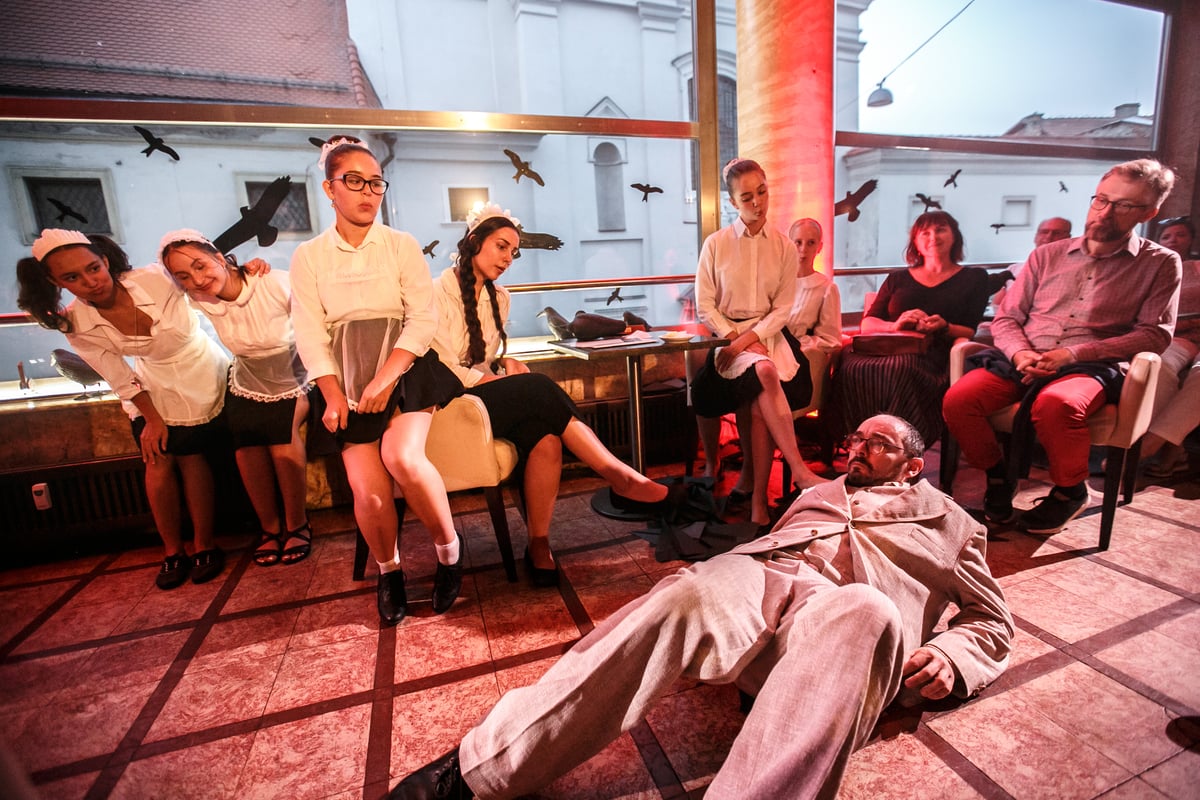 Na festivalu můžete kromě hudby zažít například divadlo.