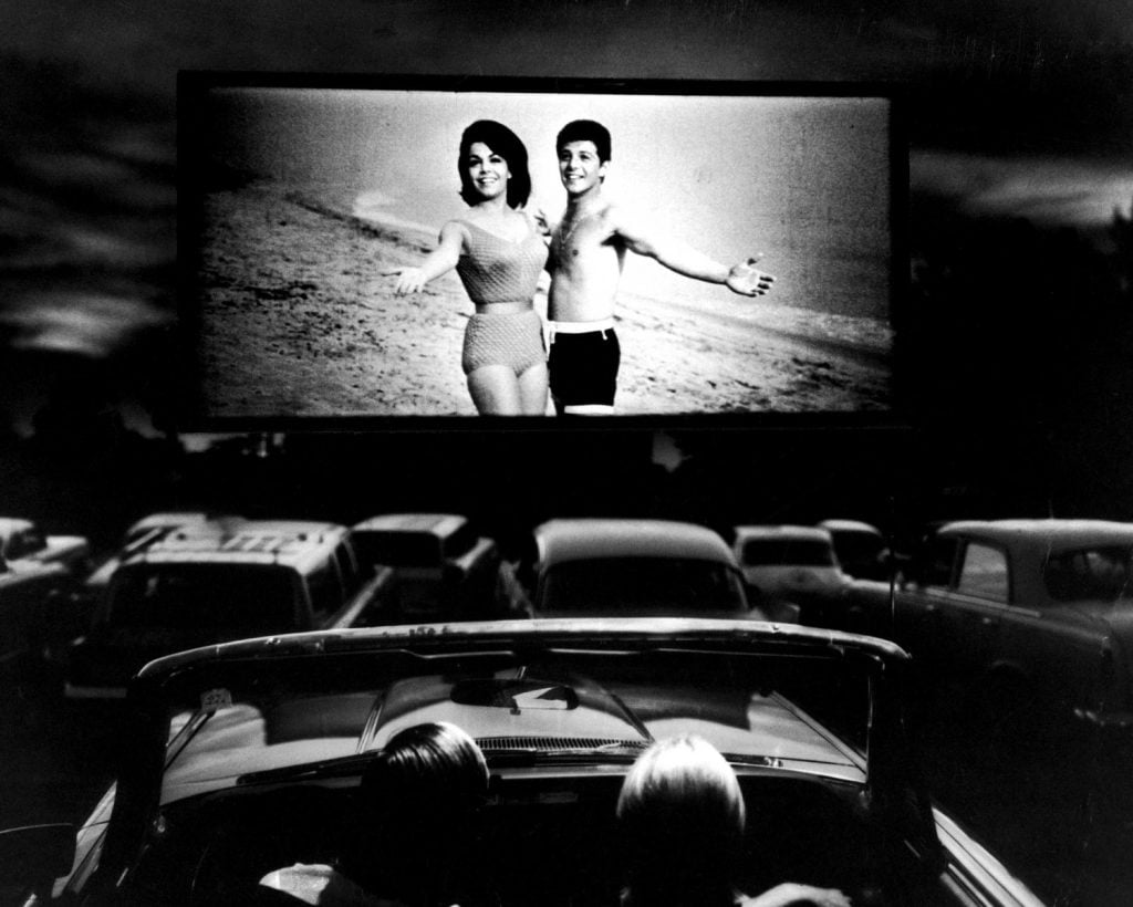Autokino na Střeláku je inspirováno původním americkým drive-in cinema.