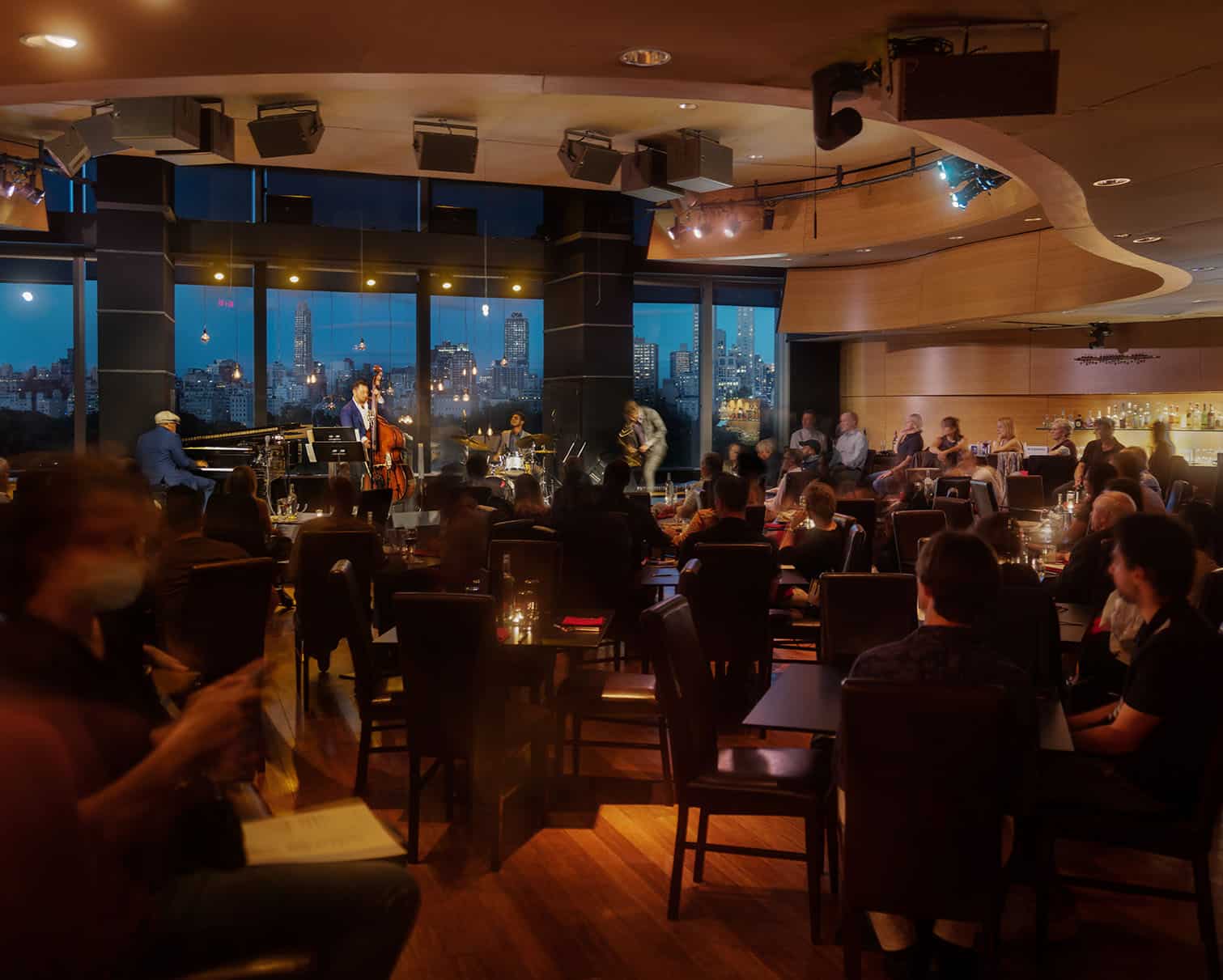 Interiér baru Dizzy’s Club