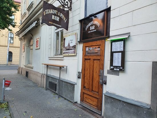 Pod lékárnou
