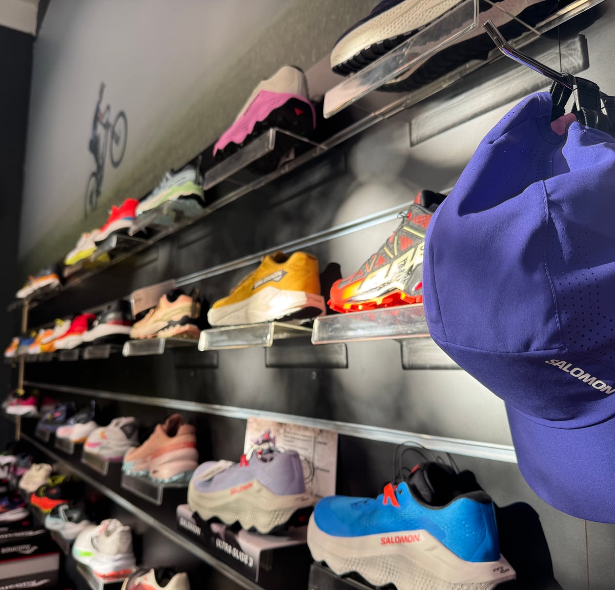 V Koloshopu stále rozšiřují běžeckou nabídku a na prodejně jsou k vyzkoušení boty Salomon, Craft, Brooks nebo Saucony. 