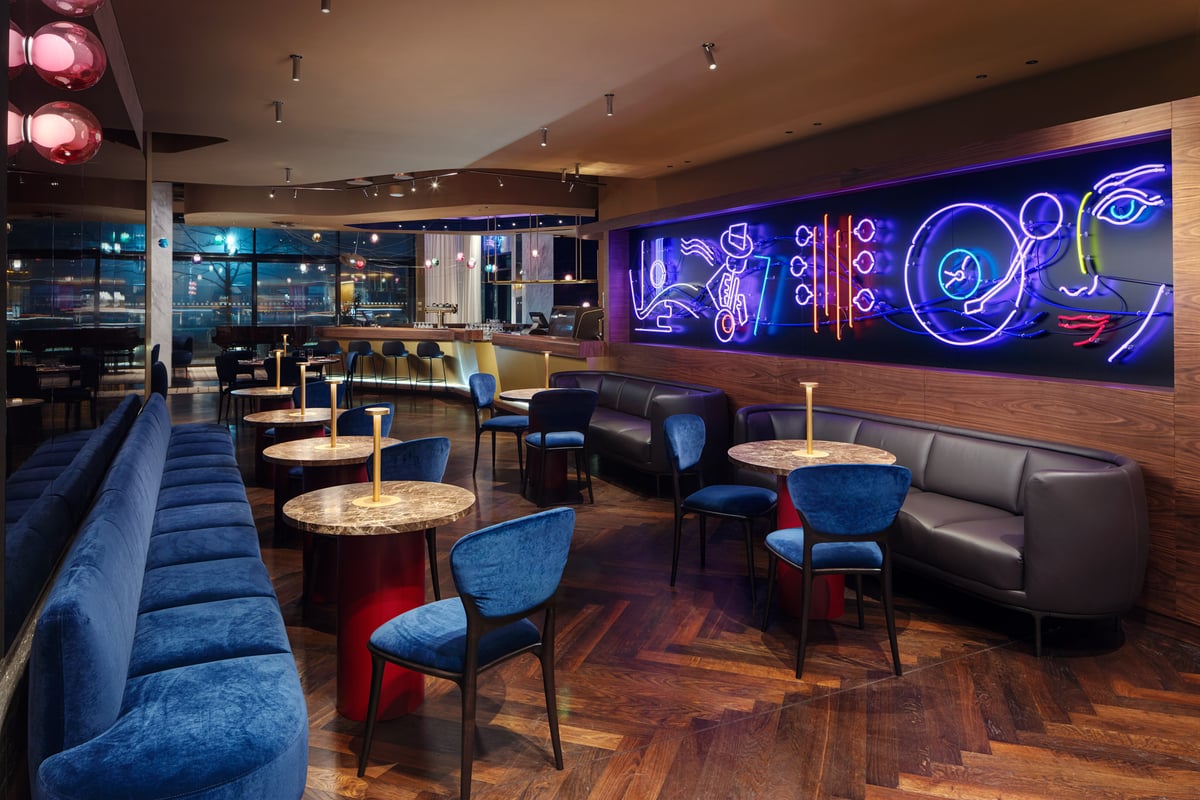 Interiér baru Jazzmin Bar & Dining