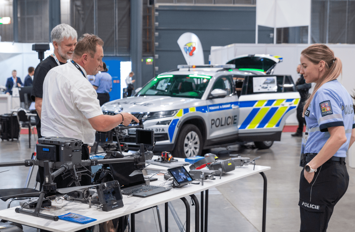 Na stánku HZS ČR bude kromě jiného k vidění velitelský vůz s dronem