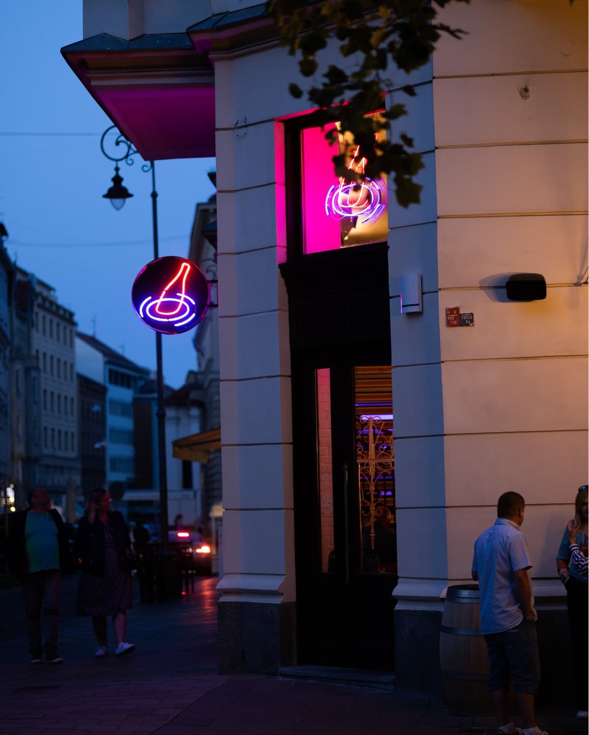 Na břehu Rhôny v noci