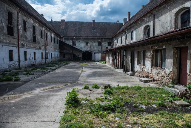 Kaple osvoboditelů a vzkazy v cele smrti. Káznice na Cejlu je naprostý unikát
