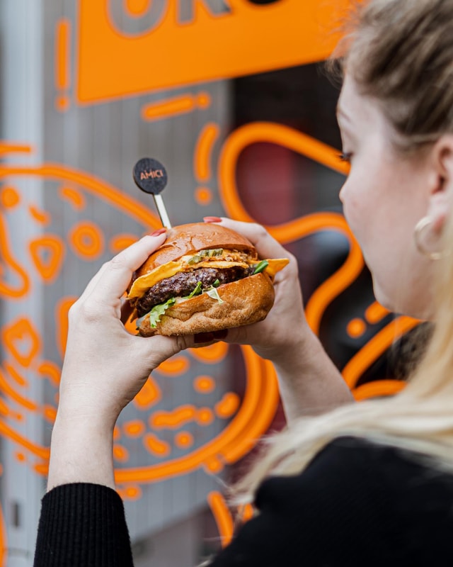 AMICI: poctivá pizza a medailové burgery
