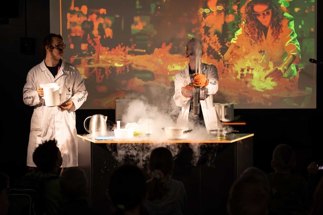 Vědecké šílenství? VIDA! láká na POP SCIENCE festival i duel s Vševědem