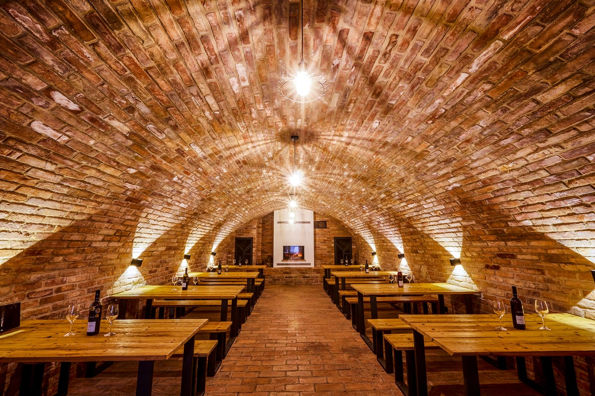 Zažijte během svého pobytu vedenou degustaci vín.